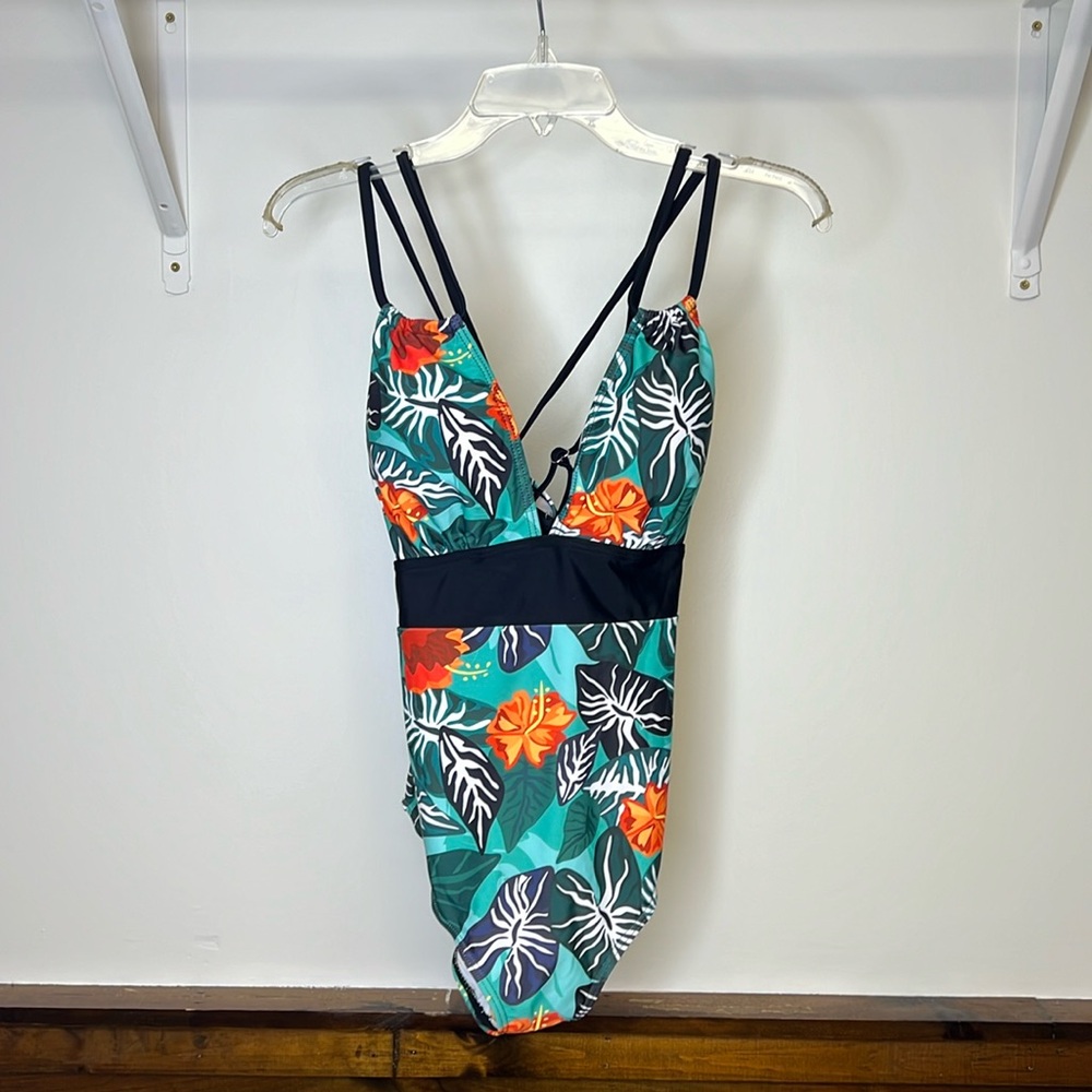 NWT Amazon Hibiscus and Palm Leaf Print One‎ Piece Bathing Suit- L